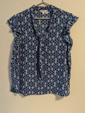 counterparts. Pullover  Blue Geometric Tie-Neck Cap Flutter Sleeve Blouse. XL.